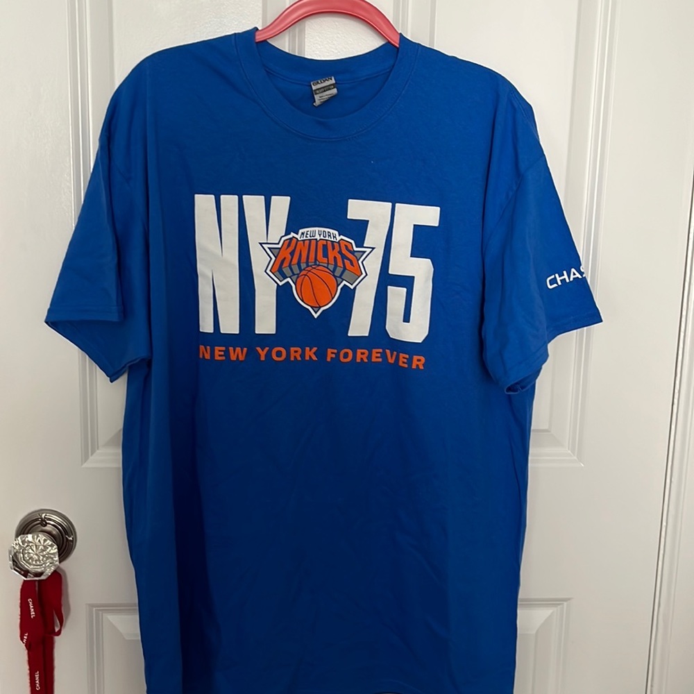 New York Knicks Men’s Tee shirt. NWOT size XL